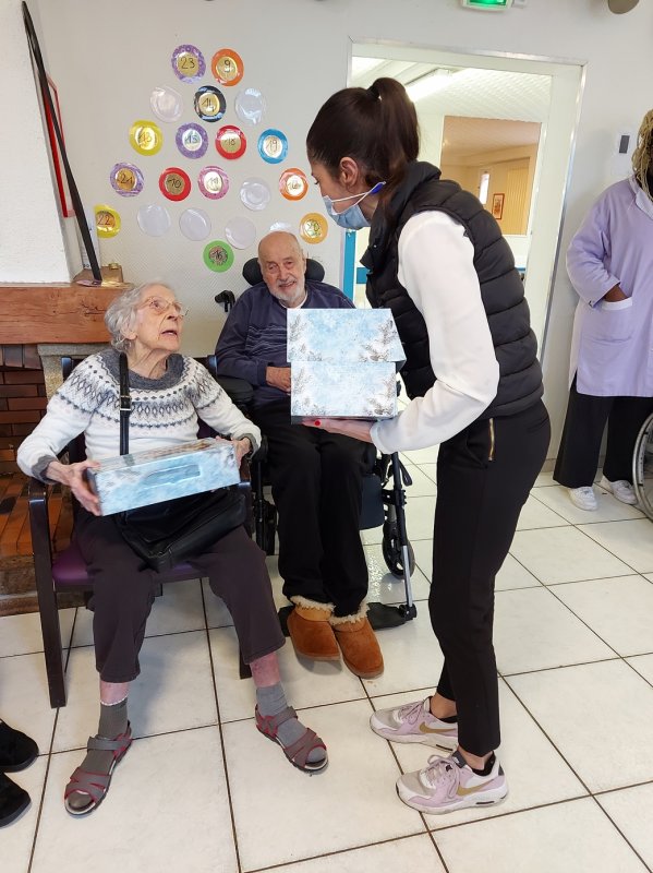 distribution dans les maisons de retraite 2 copier